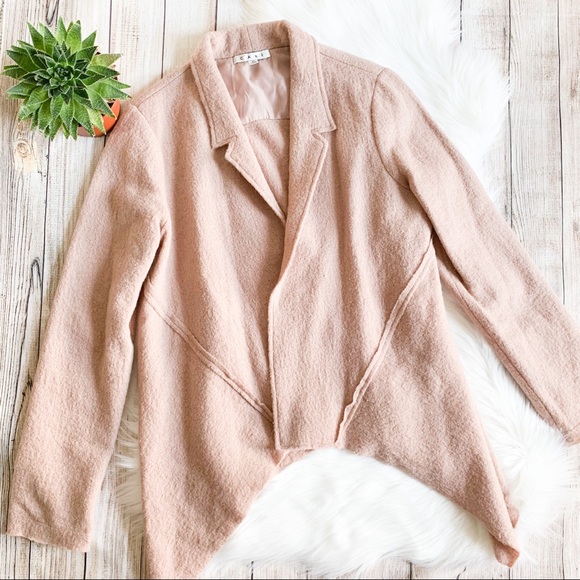 Cabi Blush Valentina Blazer w Shark Bite Hem - Picture 3 of 6
